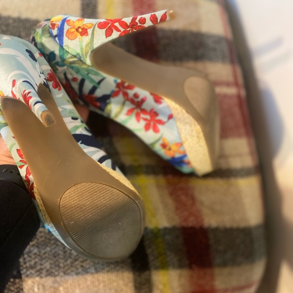 Flowered heels - Picture 6 of 10